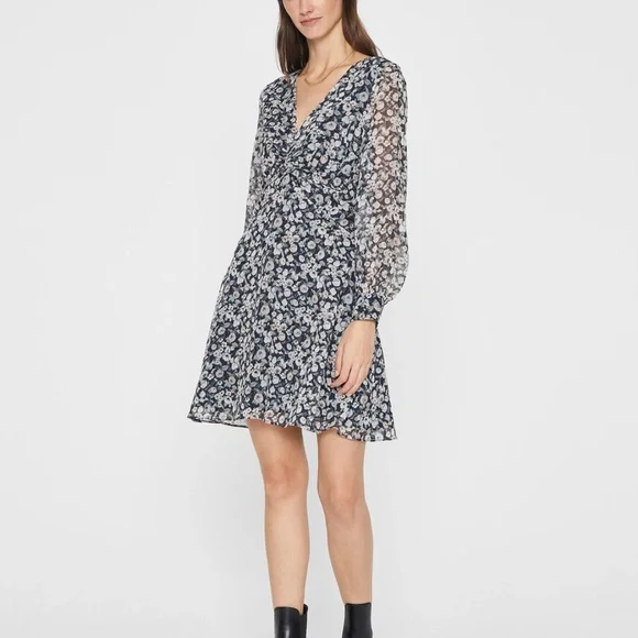 collared sleeveless mini dress White Lace Collared Sleeveless Mini Dress